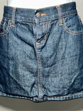 Old Navy Dark Blue Denim Skirt with Zip size 2